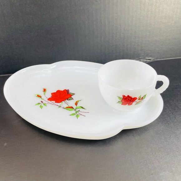 2 Sets Vintage Federal Milk Glass Rosecrest Decorative Snack Set Cup and Tray - Picture 2 of 10